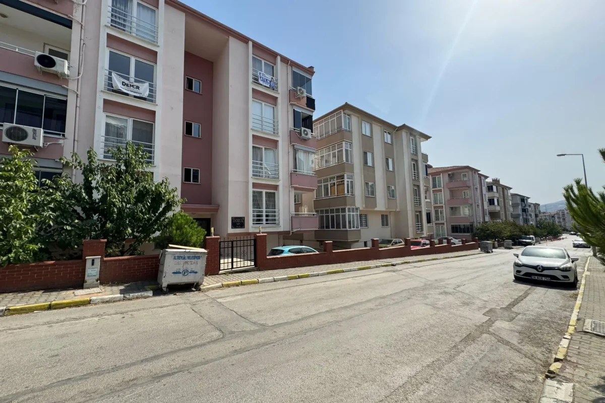 BALIKESİR ALTIEYLÜL BAHÇELİEVLER MH. 3+1 SATILIK DAİRE