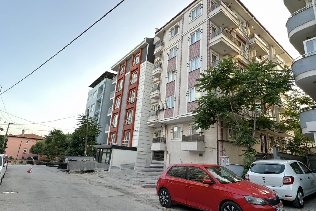 BALIKESİR DİNKÇİLER MH. NEF ÜZERİ 1+1 EŞYALI, ARAKAT SATILIK